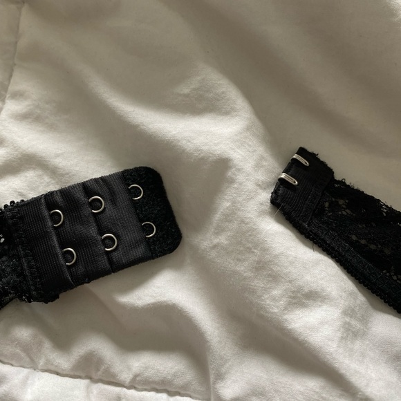 New Urban Outfitters Lace Bralette - Picture 2 of 2